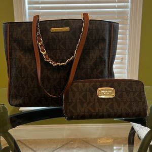 Michael Kors purse and matching wallet